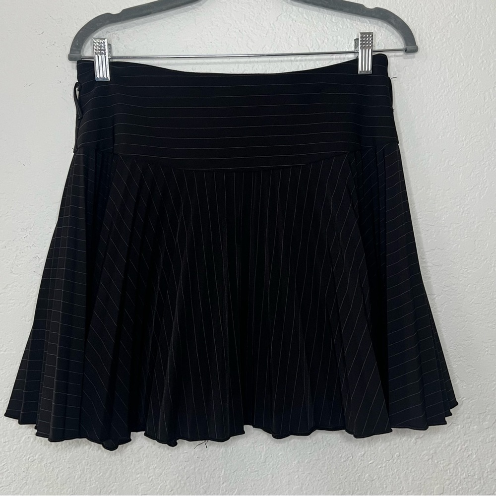 Vintage Y2K Black Pinstripe Pleated Mini Skirt Juniors Size‎ 9/10 - Made In USA